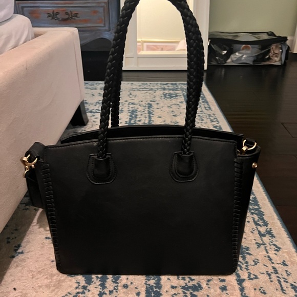 Sold - Picture 5 of 9